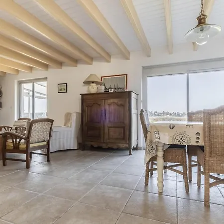 Jolie Maison Et Sa Veranda Pour De Belles *